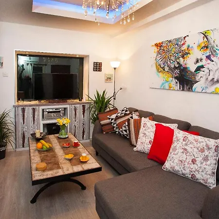 Apartment Thalia Charm, Beachfront