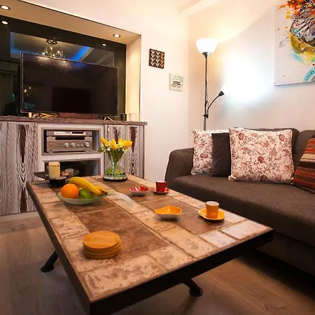 Thalia Charm, Beachfront Appartamento