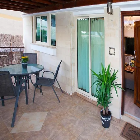 Thalia Charm, Beachfront Appartamento Limisso